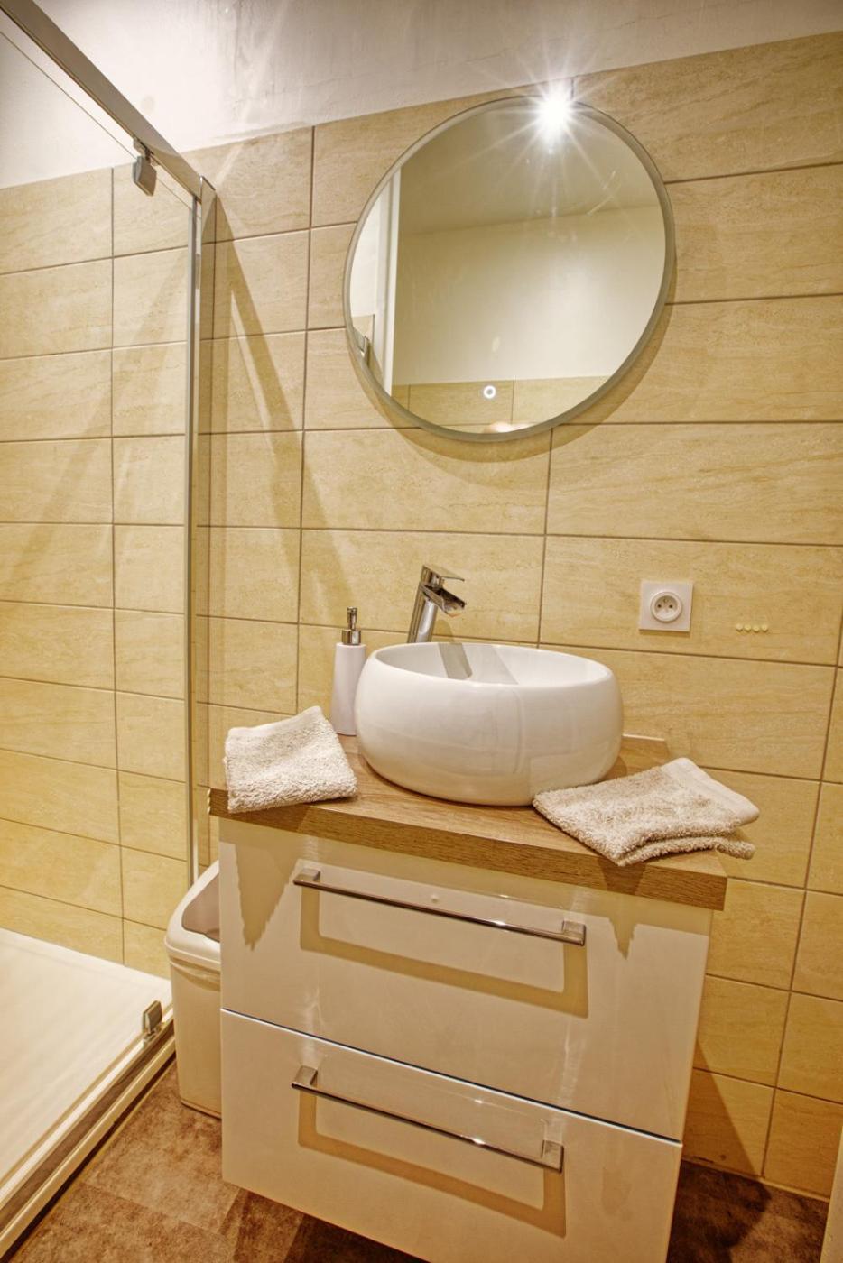 La Casita - Studio Confort Avec Parking Prive - Lit Douillet - Centre Uzes, Pont Du Gard Εξωτερικό φωτογραφία